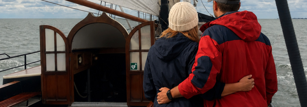 Wat trek je aan boord op het IJsselmeer?